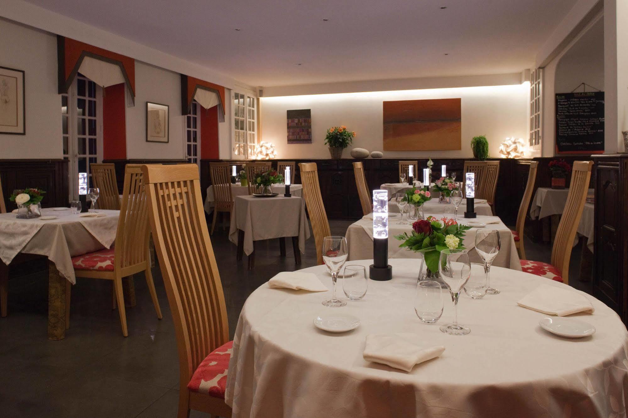 Hotel De France - Restaurant L'Insolite دوارنونيه المظهر الخارجي الصورة